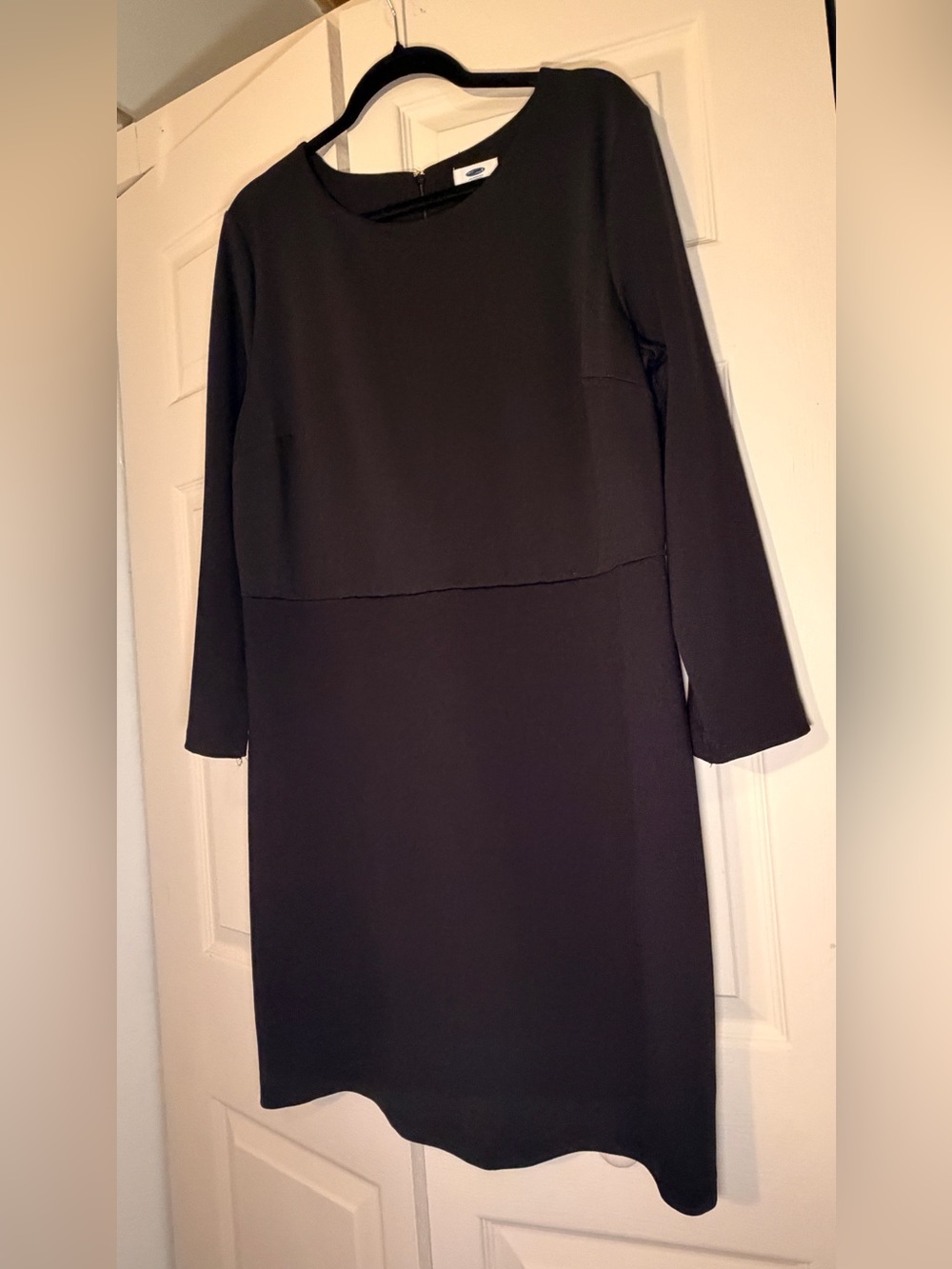 Old Navy Black Long-Sleeve Shift Dress